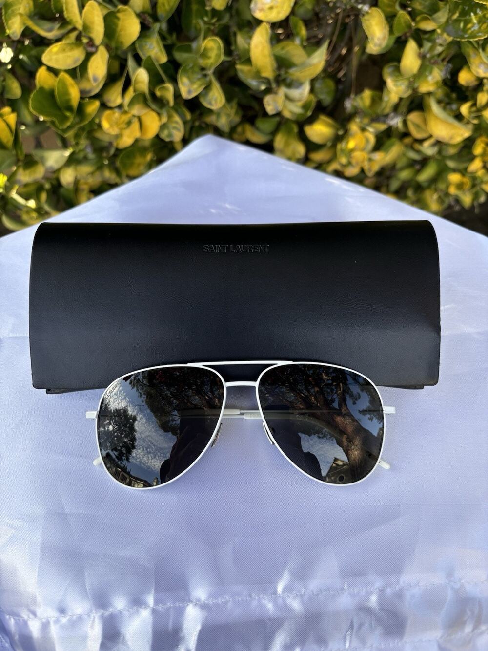 Saint Laurent Classic 11 005 Pilot Aviator Sunglasses White 038